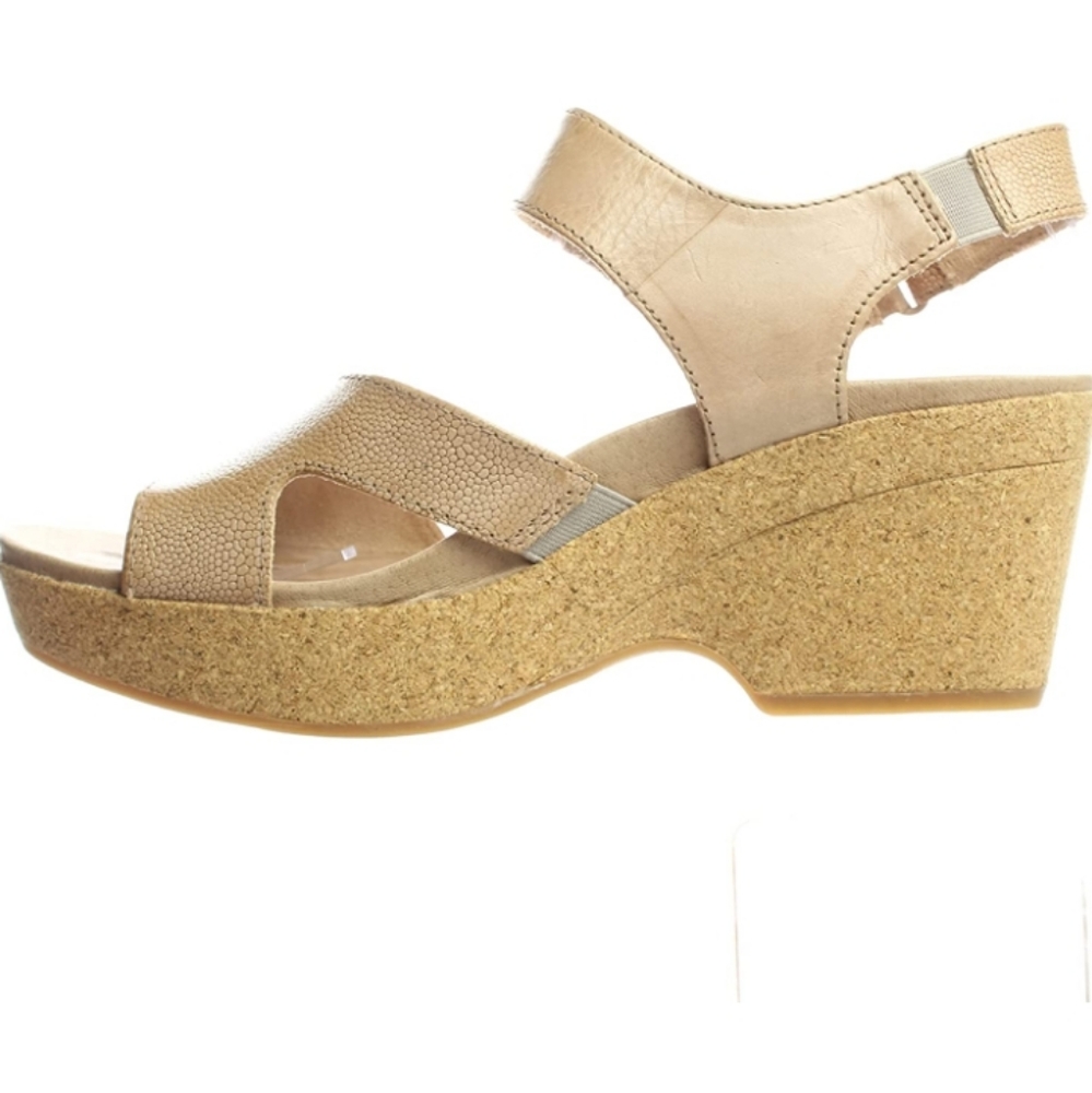 Women's Earth Kella taupe sandala